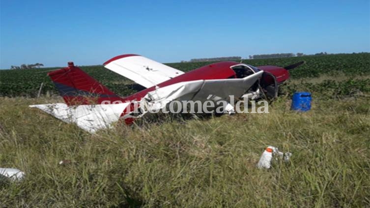 La avioneta dañada fue encontrada en un campo cercano a San Justo. (Foto: San Justo Noticias)