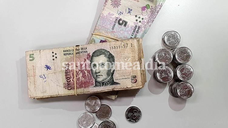 Hoy es el último día para utilizar los billetes de 5 pesos. (Foto: Télam)