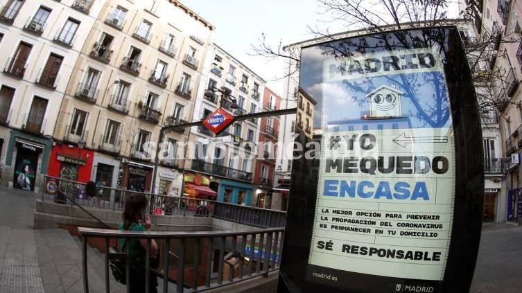 El Ayuntamiento de Madrid pide a los madrileños quedarse en casa ante el coronavirus.