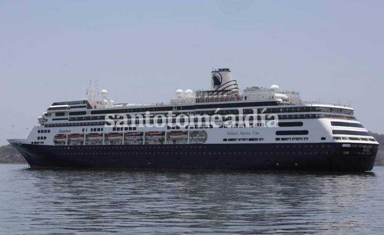 Murieron cuatro pasajeros y hay otros 158 con síntomas de coronavirus en un crucero que salió de Buenos Aires