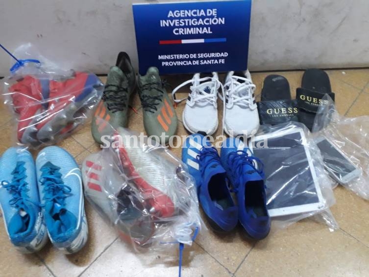 Detuvieron en Santo Tomé a un joven que vendía botines robados del plantel de Colón 