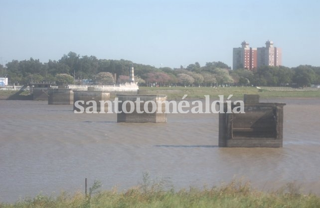 El río Paraná llegó a su nivel más bajo del siglo. (Foto: Diario Uno)