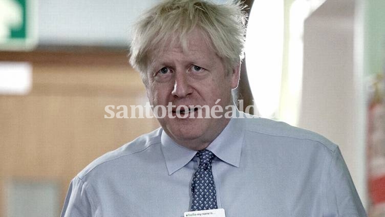 El primer ministro inglés, Boris Johnson, salió hoy de terapia intensiva.