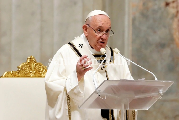 En la vigilia de Pascua, el Papa pidió el fin de 