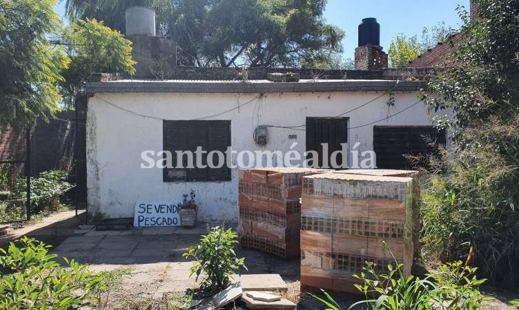 La vivienda está ubicada en el extremo este de la ciudad, frente al río. (Foto: Santotomealdia)