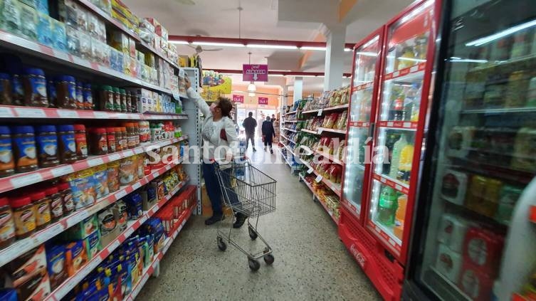 Los supermercados ampliarán dos horas su horario de atención en la ciudad.