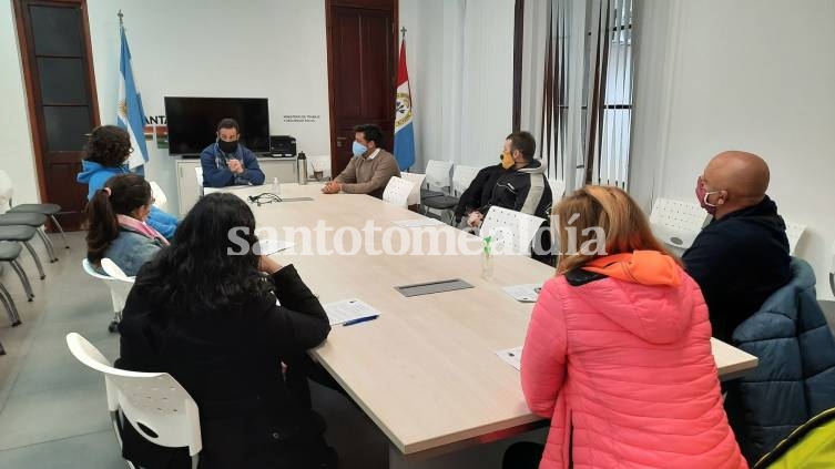 Comerciantes y empresarios locales concurrieron a la reunión en el Ministerio de Trabajo. 