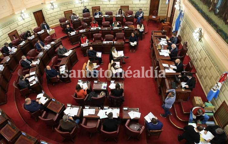 Media sanción a medidas de apoyo para diferentes sectores afectados por la pandemia