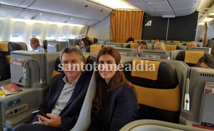 Macri otra vez en el blanco de las críticas: viajó a Francia con su familia 