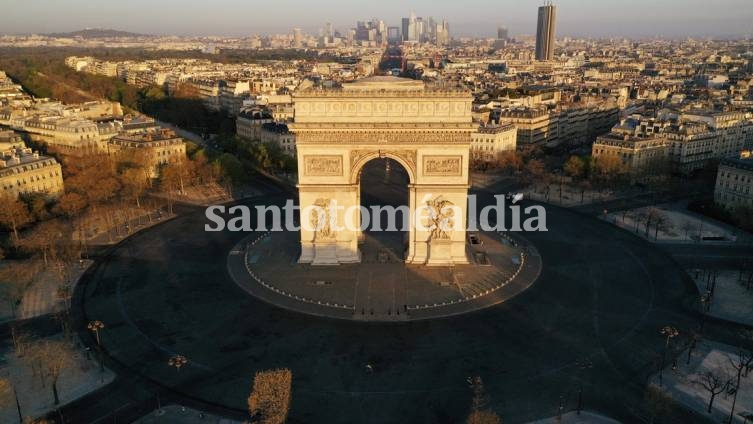 El Arco del Triunfo, ícono de París y de de Francia. 