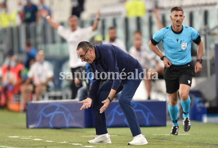 Maurizio Sarri fue despedido como técnico de Juventus.