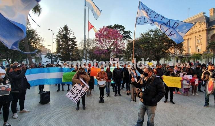 Ruidosa manifestación frente a tribunales durante la audiencia de prisión preventiva
