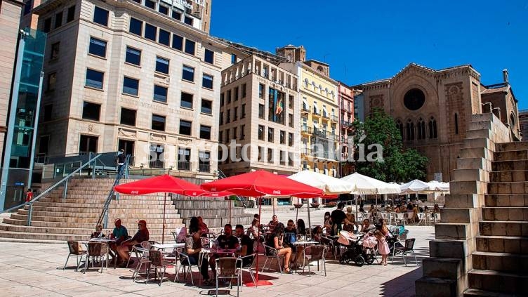 Cataluña vuelve a prohibir reuniones de más de 10 personas para frenar la suba de casos