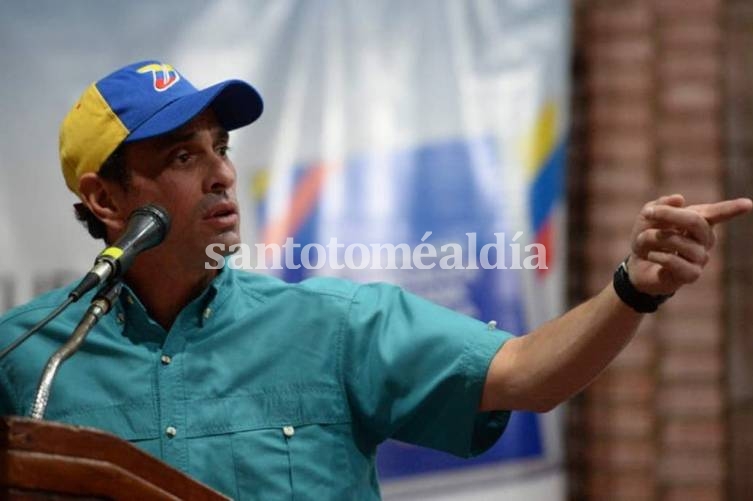 Venezuela: Capriles toma la iniciativa en la oposición y llama a participar en las elecciones parlamentarias