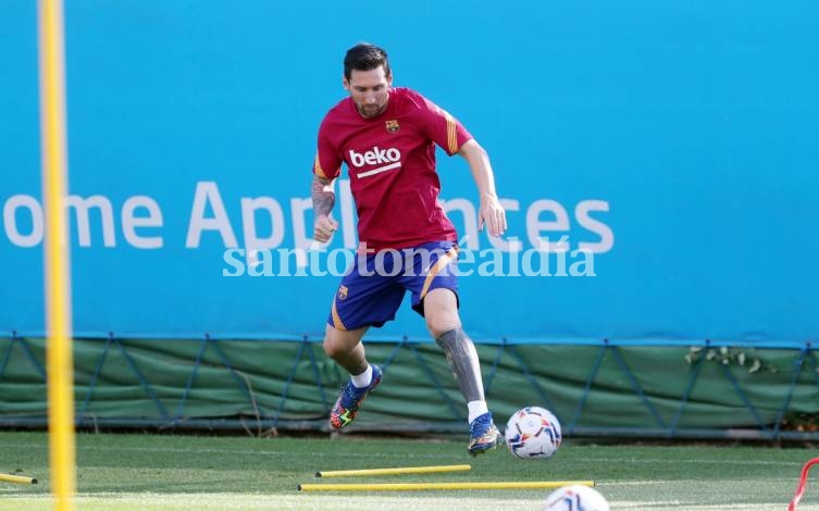 Messi volvió a entrenarse con Barcelona después del conflicto con el club