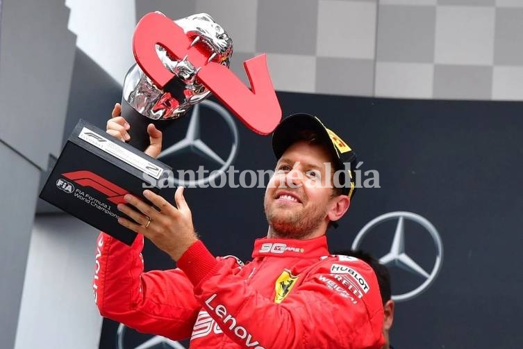 Sebastian Vettel, con los colores de Ferrari. En 2021 correrá en Aston Martin en la Fórmula 1. (Foto AFP)