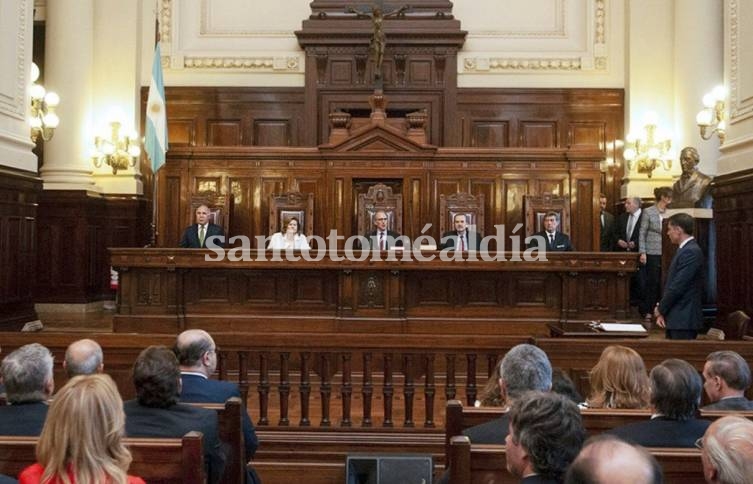 Los jueces desplazados por el Gobierno pidieron licencia y aguardan decisión de la Corte Suprema