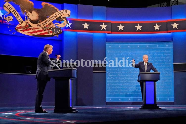 Luego del contagio de Trump, se confirmó que el segundo debate será de forma virtual. (Foto: AP)