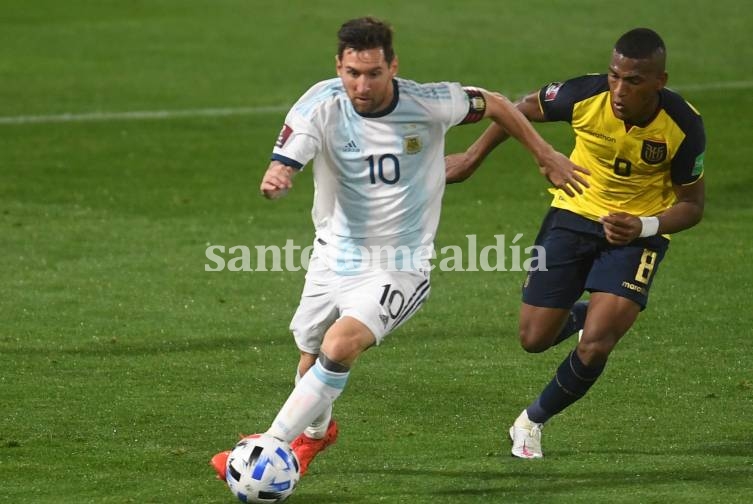 Messi marcó el único gol con un penal en el primer tiempo.  (Foto: Télam)