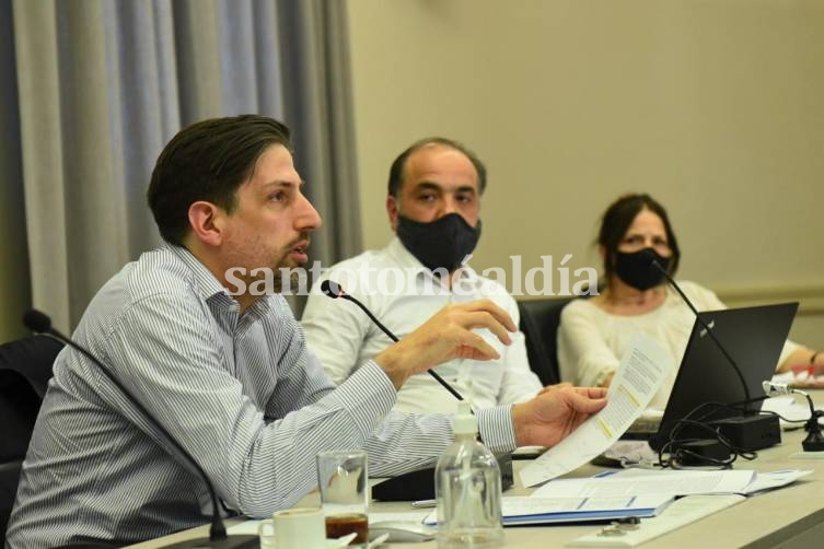 Nicolás Trotta encabezó la reunión del Consejo Federal de Educación. (Foto: Télam)