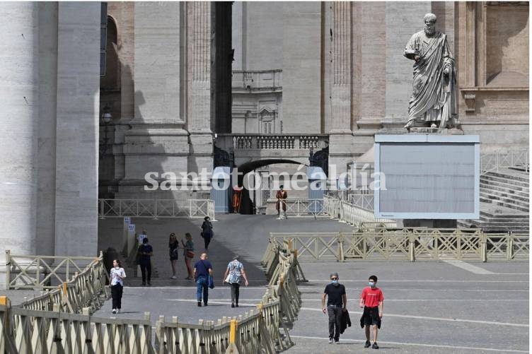 Vaticano: se abrió un juicio sin precedentes por abuso a un monaguillo