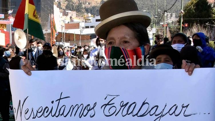 Bolivia llega a las elecciones en la peor situación económica en décadas