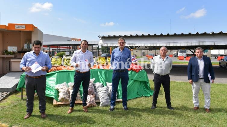 El Gobierno Provincial acordó con los tres mercados de productores precios mayoristas de sugerencia para frutas y verduras