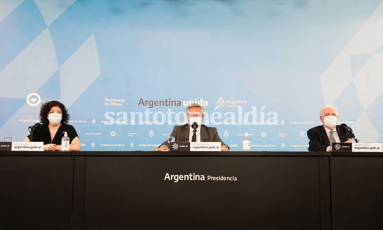 El presidente Alberto Fernández junto a la secretaria de Acceso a la Salud; Carla Vizzotti y al ministro de Salud, Ginés González García. (Foto: Presidencia)