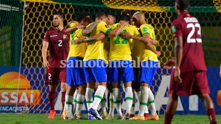 Brasil le ganó con lo justo a Venezuela y es único lider en estas eliminatorias sudamericanas.