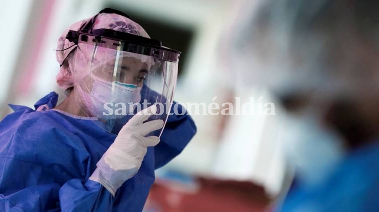Otras 100 personas murieron y 4.184 nuevos casos de coronavirus en el país. (Foto: Télam)
