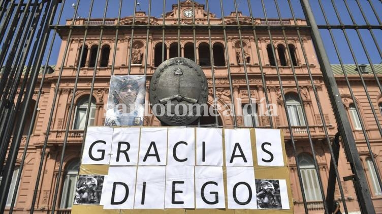 Abren las puertas de la Casa Rosada para despedir a Maradona