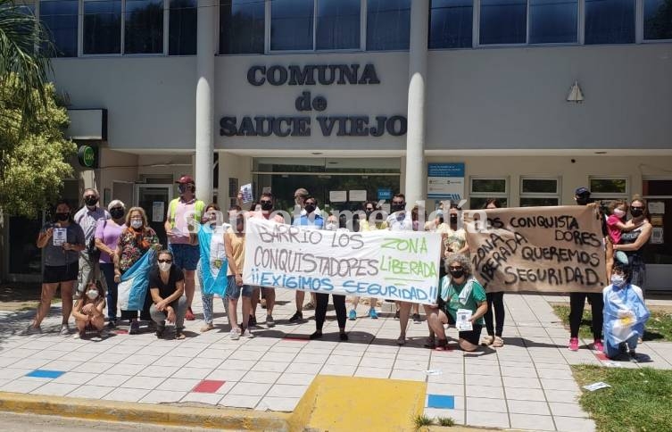 Sauce Viejo: vecinos de barrio Los Conquistadores se manifestaron en reclamo de seguridad