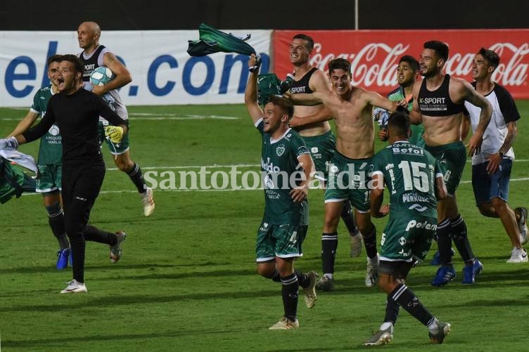 Sarmiento de Junín vuelve a Primera: le ganó por penales a Estudiantes de Río Cuarto