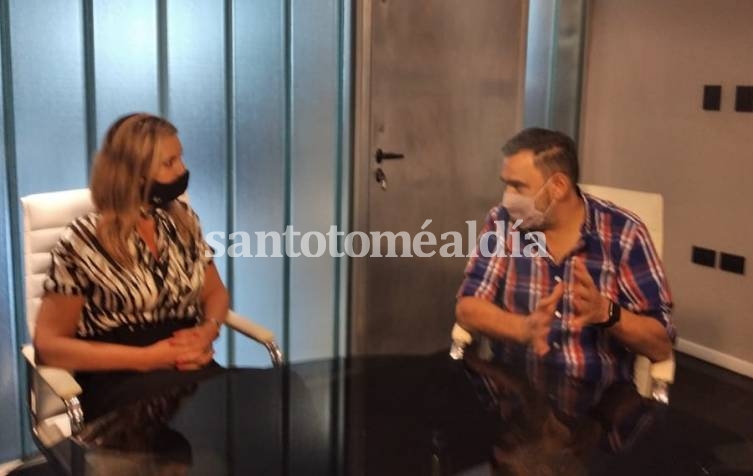 El secretario general de Festram, Claudio Leoni se reunió con la senadora nacional María de los Ángeles Sacnun.