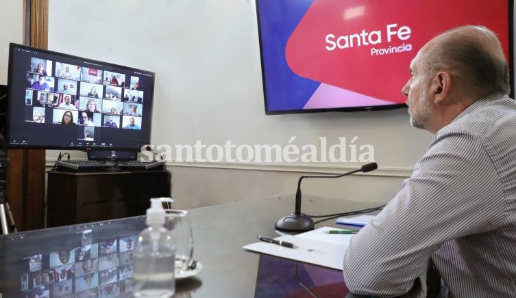 Perotti se reunió con representantes del sistema de salud y del Comité de Expertos. (Foto: Gobierno)