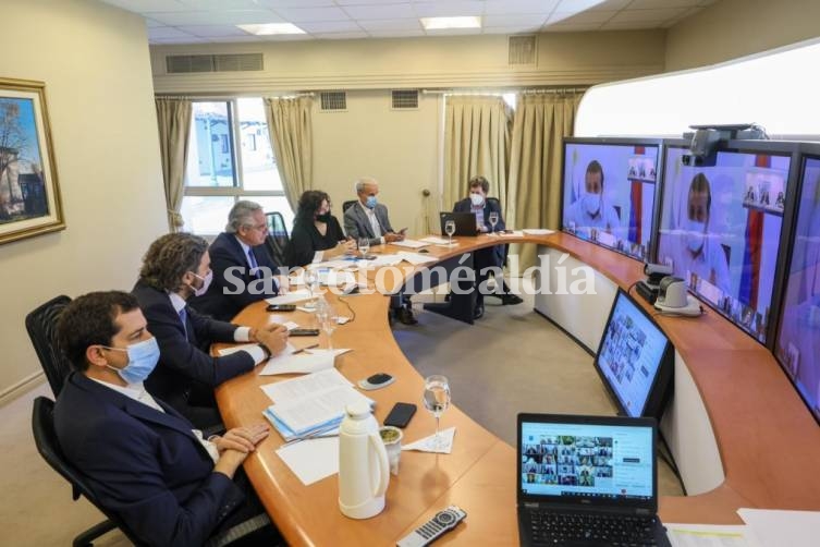 El presidente encabezó desde la residencia de Olivos una videoconferencia con todos los gobernadores del país.