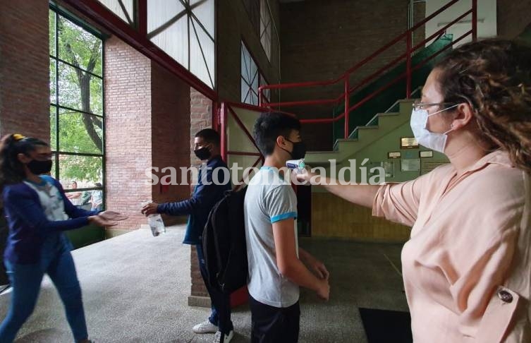 COVID-19: La provincia espera definiciones de Nación sobre los nuevos protocolos en las escuelas