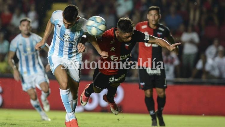 Colón enfrenta esta tarde a Racing en el estadio Presidente Perón