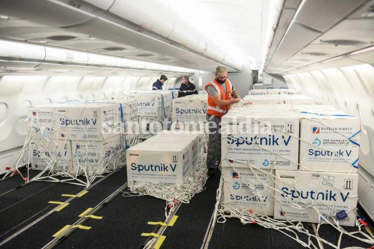 Arribó otro vuelo con 500 mil vacunas Sputnik V y Argentina ya supera 12 millones de dosis