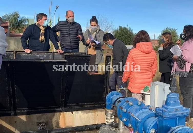 La intendenta Daniela Qüesta visitó junto a autoridades provinciales las instalaciones de la Cisterna Sur.