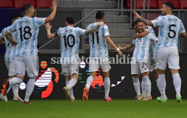 Argentina ganó y clasificó a los cuartos de final de la Copa América