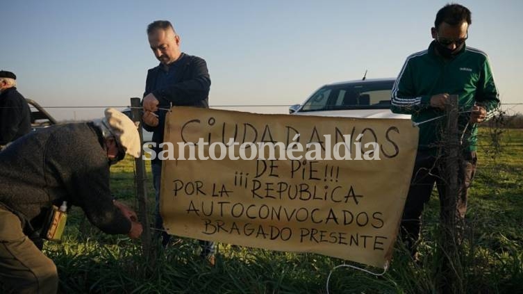 Miles de productores protestan en San Nicolás contra el gobierno