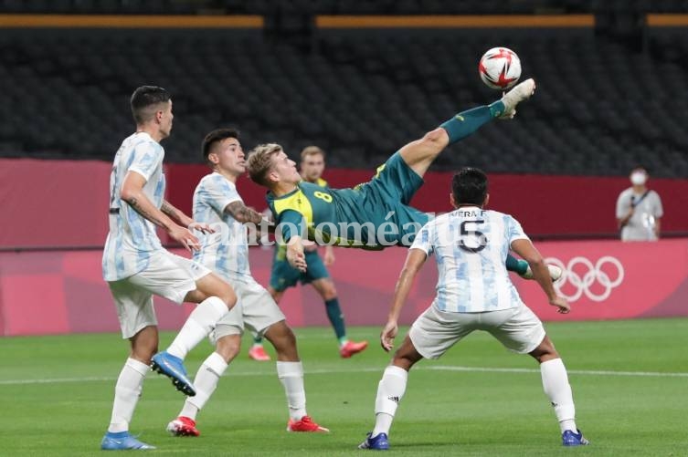 La selección australiana sorprendió a Argentina y se impuso por 2 a 0.
