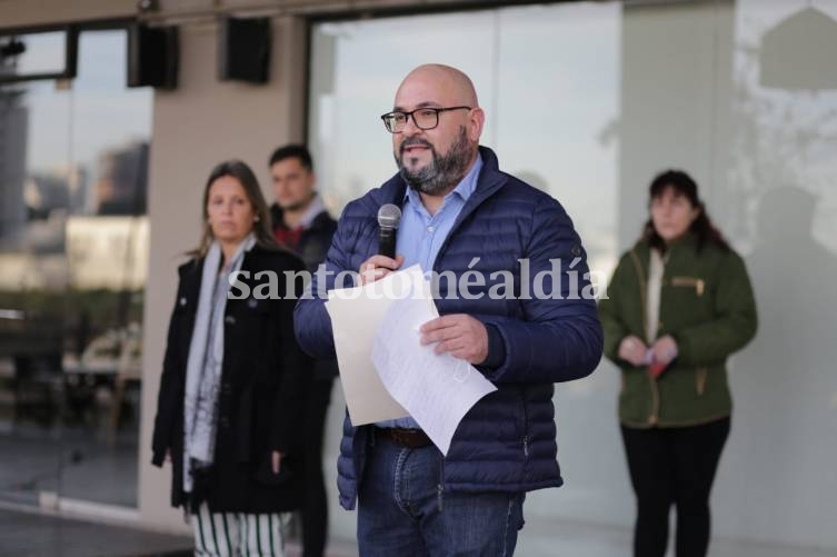 El candidato a concejal en Juntos por el Cambio, Carlos Suárez presentó a los integrantes de la lista 