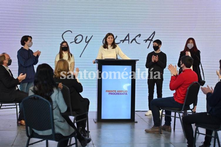 La lista Adelante, del Frente Amplio Progresista presentó a sus precandidatos para entrar al Congreso nacional en un acto transmitido de manera virtual encabezado por Clara García.