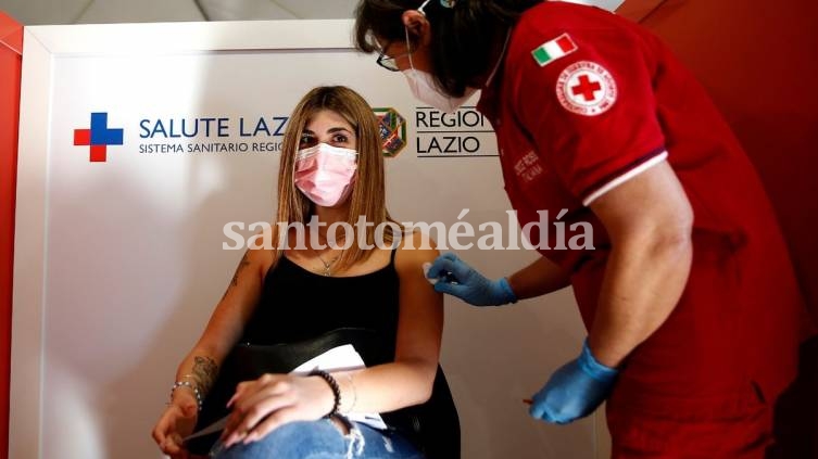 Unos 32,4 millones de italianos ya fueron inmunizados.