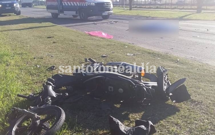 Accidente fatal en Sauce Viejo: Falleció un motociclista de 22 años