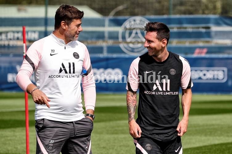 Messi, junto a Mauricio Pochettino. (Foto: PSG Oficial)