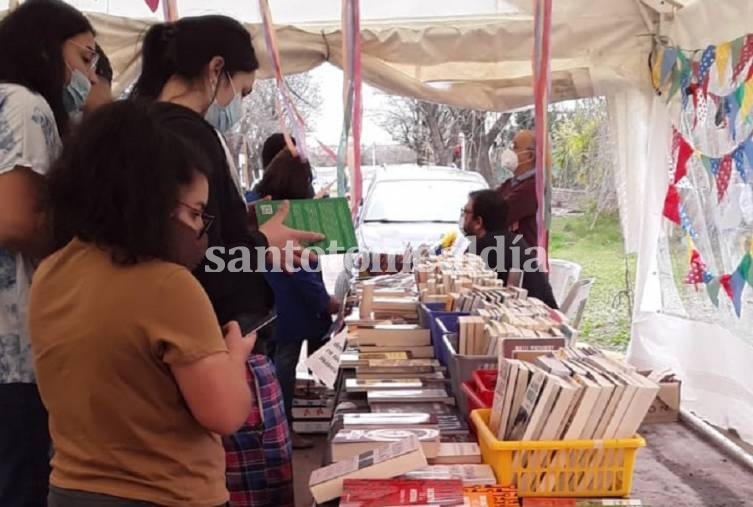 Comenzó la 4ta edición de la Feria del Libro en Sauce Viejo