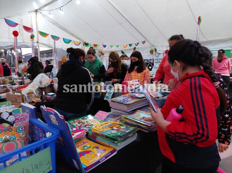 Este fin de semana se desarrolló con gran éxito la 4ta edición de la Feria del Libro de Sauce Viejo. 